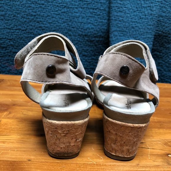 Hush Puppies cork wedges, sz 8 - Picture 5 of 6